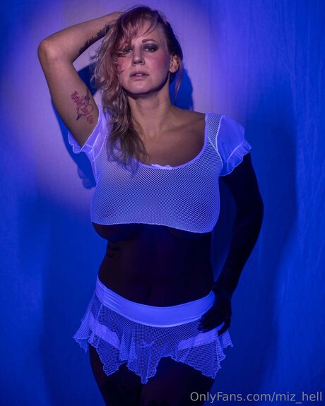 Miz Hell 高品質のポルノスター 画像