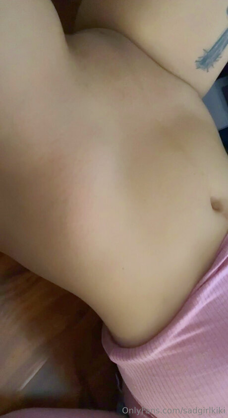 Sadgirlkiki ヌードモデル 写真