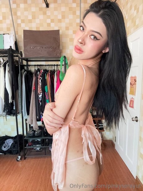 Pinkysorayut 独占スター 写真