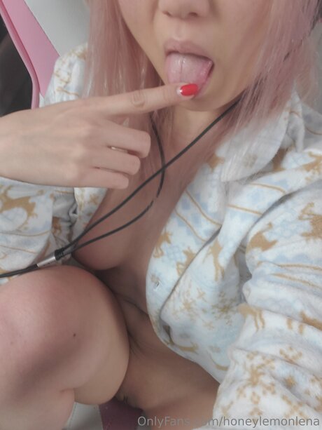 Honeylemonlena ヌードモデル 写真