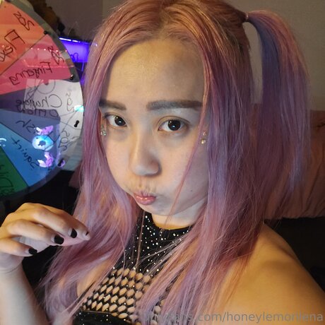 Honeylemonlena セクシーモデル ギャラリー