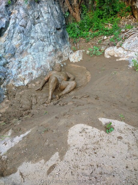 黒檀の小人OnlyFans ヌード 写真