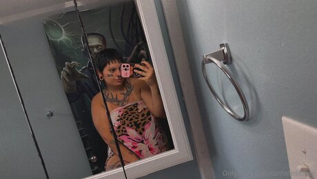 小さな猫OnlyFans 美しい 画像