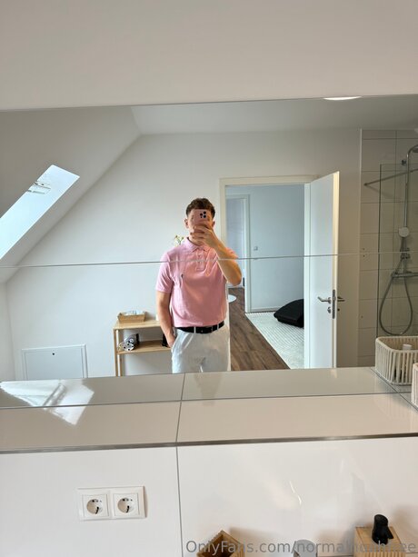 Normalnoahfree profile image