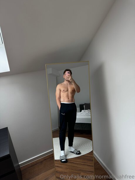 Normalnoahfree XXXモデル 画像