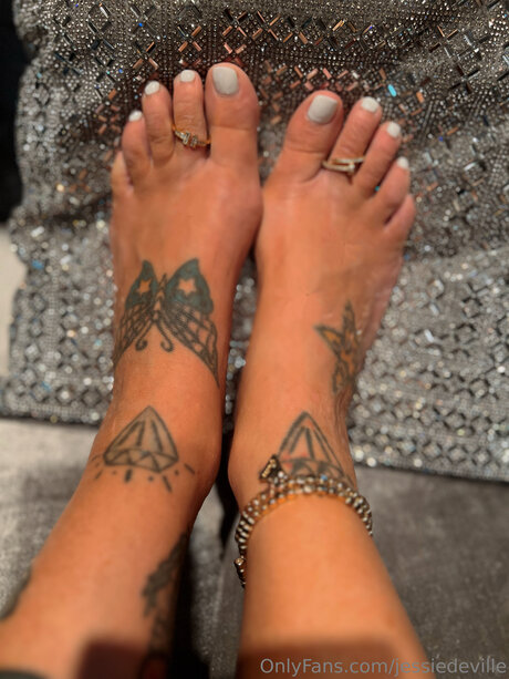 Jessiedeville 裸のモデル 写真