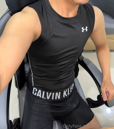 トゥワークオンリーファン 無料セクシー 写真