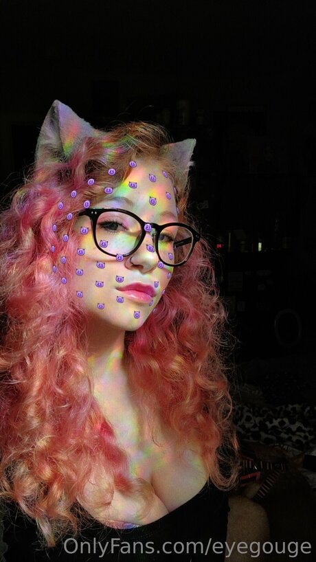 Strwbrybitch 裸のポルノスター 写真