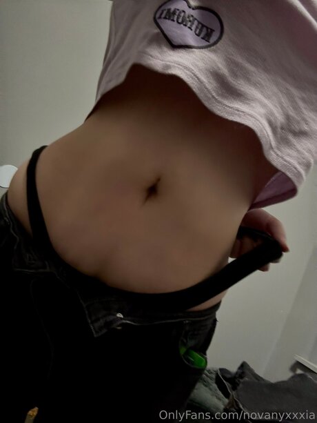 Novanyxxxia エロティックなスター 写真