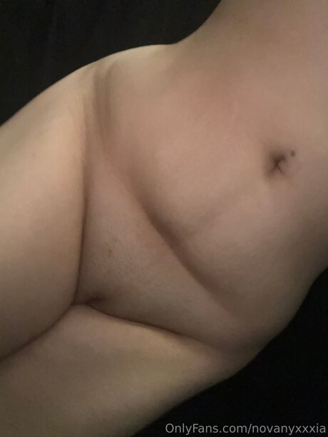 小柄で痩せたOnlyFans セクシーヌード ギャラリー