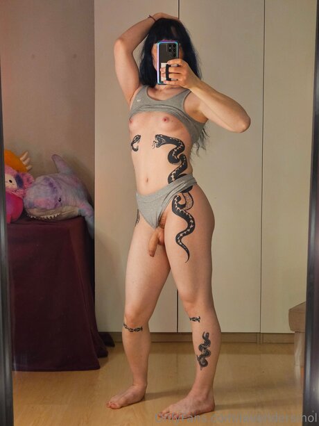 Lavendersmol ヌードのポルノスター 画像