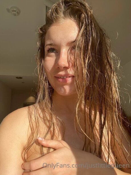 Maryqueenfree かわいいポルノスター 写真