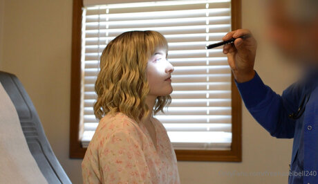 金髪の小柄なOnlyFans 無料ヌード ギャラリー