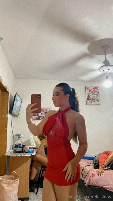 Luisinav ポルノスター 裸 写真