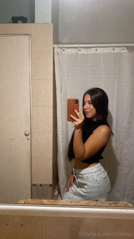 Luisinav スター xxx 写真