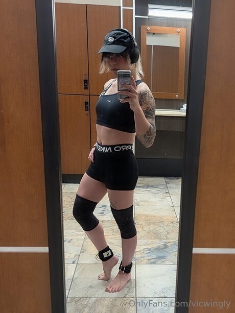 Vicwingly ポルノスター 写真