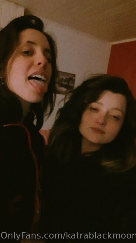 Katrablackmoon ポルノスター 可愛い 画像