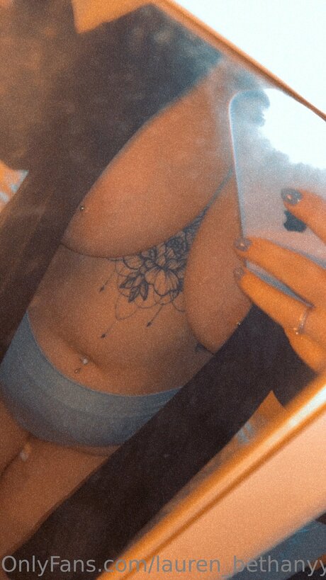 Lauren Bethanyy 完璧なポルノスター 画像