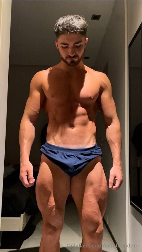 Latinblondarg ヌード女優 写真