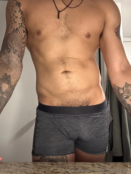 黒檀のシャワー OnlyFans アートxxx 写真