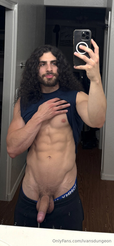 Ivansdungeon トップモデル 写真