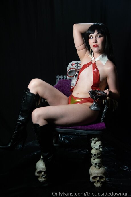 曲線美のティーンズOnlyFans アート裸 写真