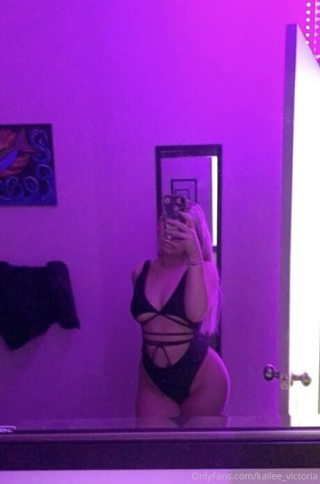 黒檀の白いチンポOnlyFans アート裸 写真