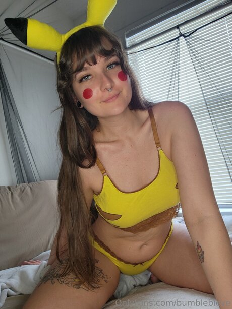 Bumblebieve ポルノスター 高品質 画像