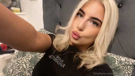 Phoebehartwell セクシーなポルノスター 写真