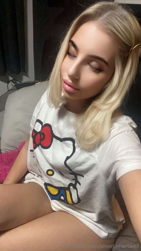 Phoebehartwell ホットなモデル 写真