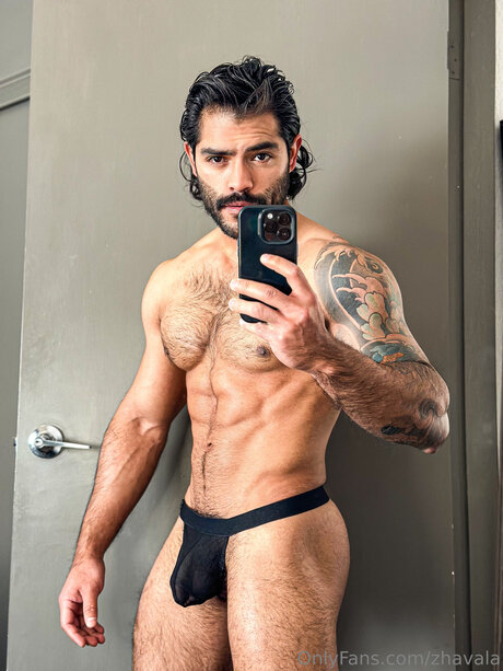 Zhavala 無料のポルノスター ギャラリー