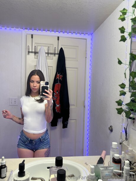 Aalyiahtorress セックスモデル 写真