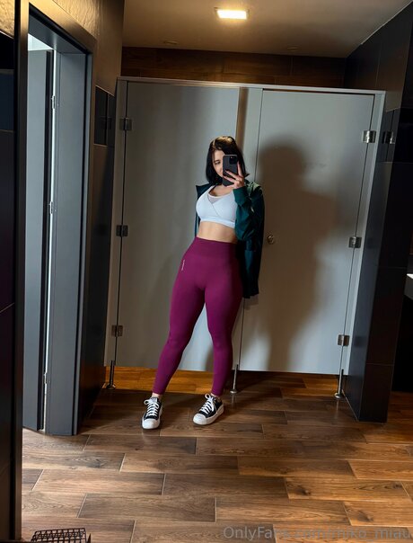 Miko Miau かわいいスター 画像