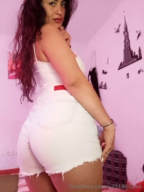 ブロンドヨガOnlyFans セクシーヌード 写真