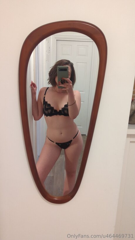 Hello Miss C ポルノスター トップ 写真