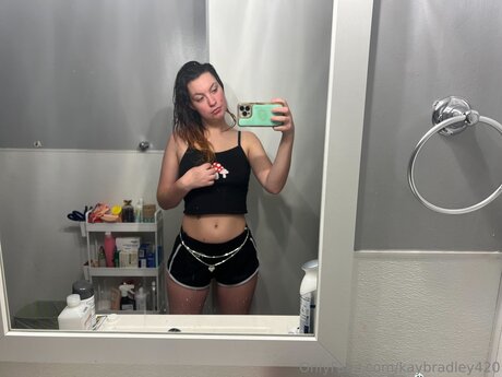 Kaybradley420 セクシーなスター 写真