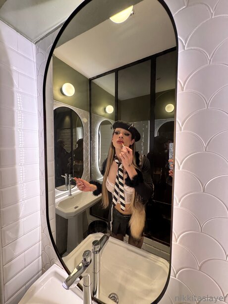 Nikkitaslayer ポルノスター アート 写真