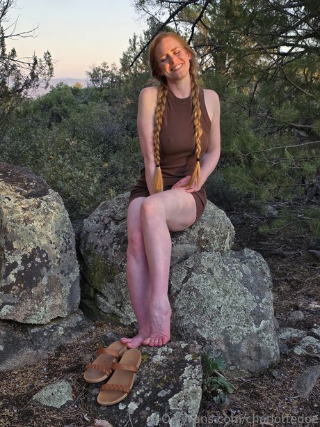 Charlottedoe アートモデル 写真