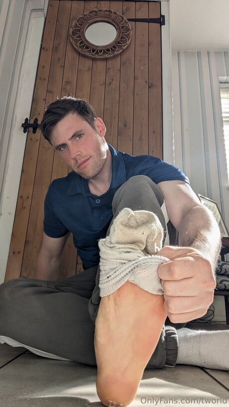 Tworld ヌードのポルノスター ギャラリー