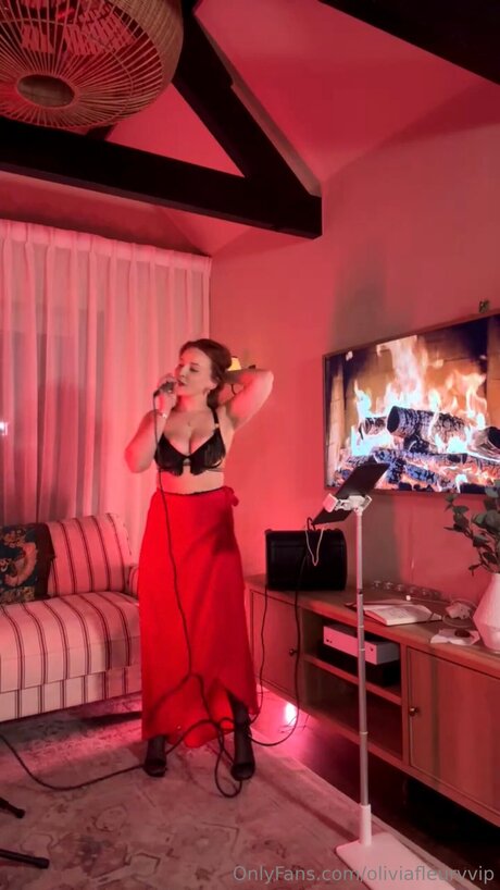Oliviafleurvvip ヌードスター 画像