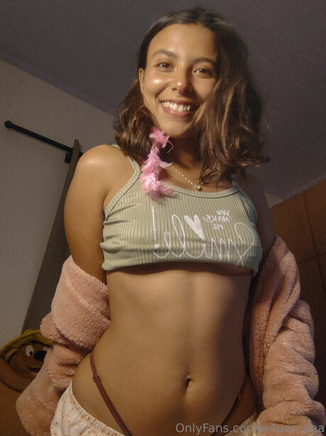 A4uari Ana HDモデル 写真