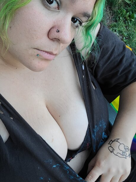 金髪の小柄なOnlyFans パーフェクト 写真