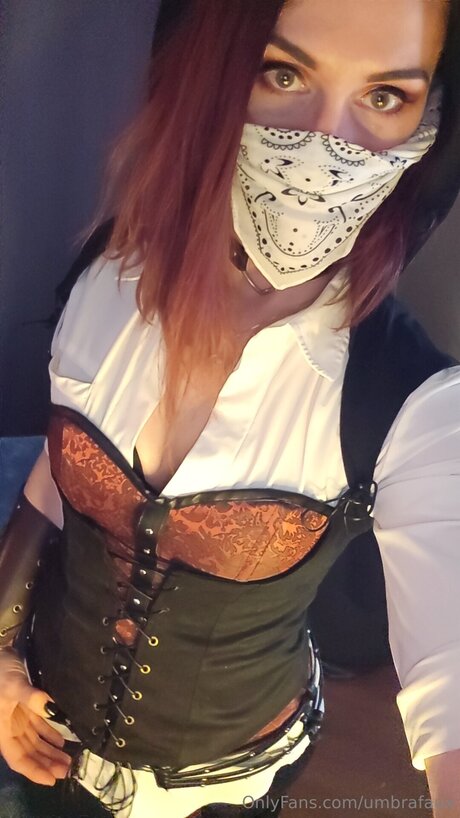 Umbrafaux ヌード女優 写真