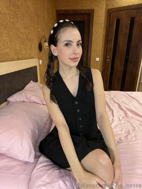 Shine Inessa HDポルノスター ギャラリー