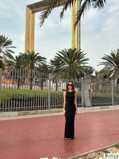 Shine Inessa 最高の女優 画像