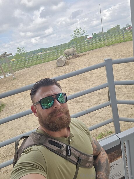 Bedellx ヌードのポルノスター ギャラリー