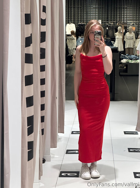 ディスコード トランス OnlyFans アート裸 写真