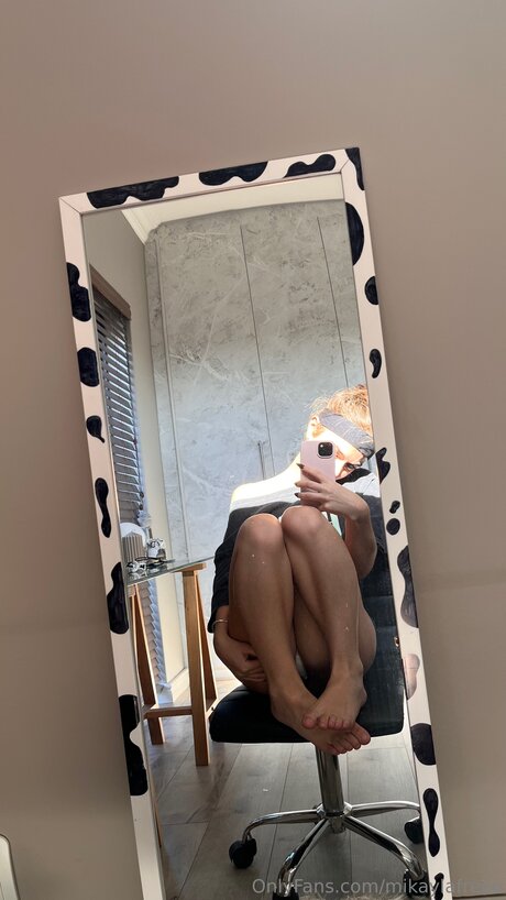 Mikaylafreee ポルノスター エロティック 画像