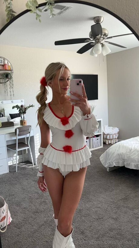 Taliaa B ヌードモデル 画像