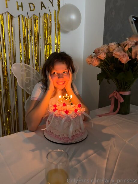 Fairy Prinsess セクシーなポルノスター 写真